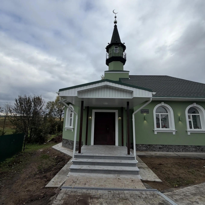 Архитектурная подсветка новой мечети в деревне Асан-Елга Кукморского района Республики Татарстан